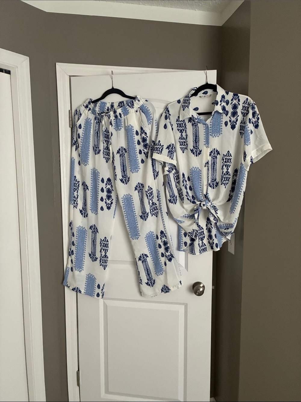 Women's Blue & White Printed set size M/L